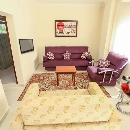 Aparthotel Izol Evleri *